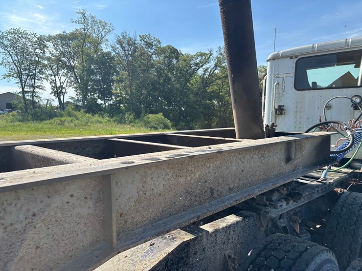 #2216-•-1978-montone-28'-end-dump-semi-trailer-image-25