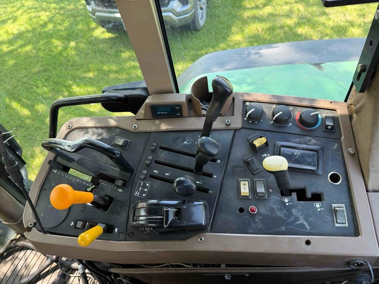 john-deere-7810-image-31