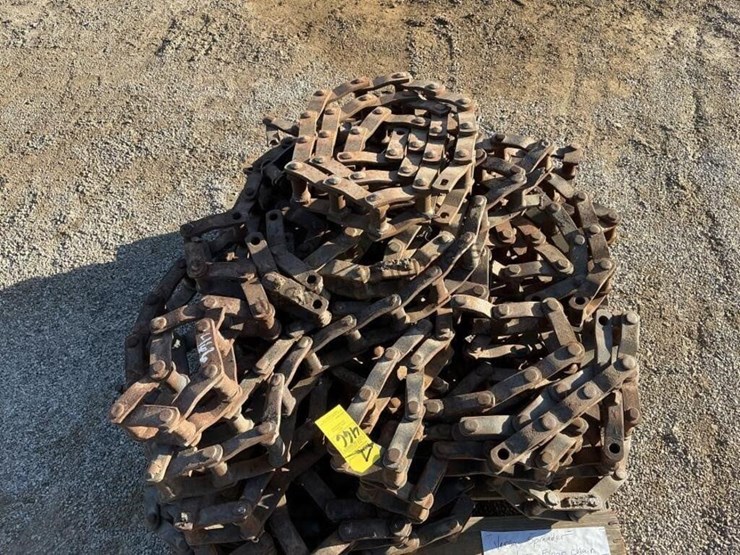 pallet-of-drive-chains-for-v-bottom-spreader-image-6