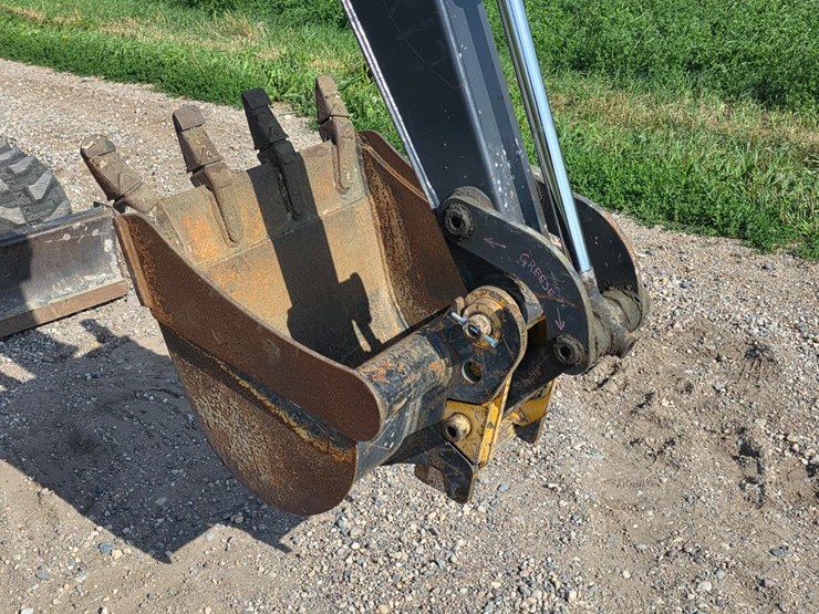 deere-26g-image-26