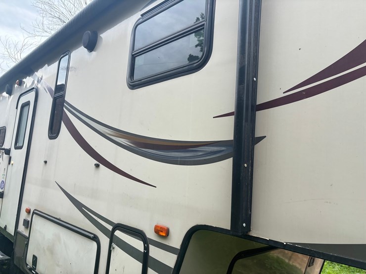 #2231-•-2014-crusader-335-5th-wheel-camper-image-39