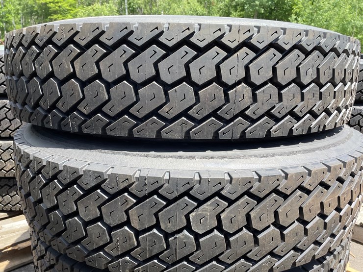 #6521-•-set-of-(4)-semi-tires-image-3