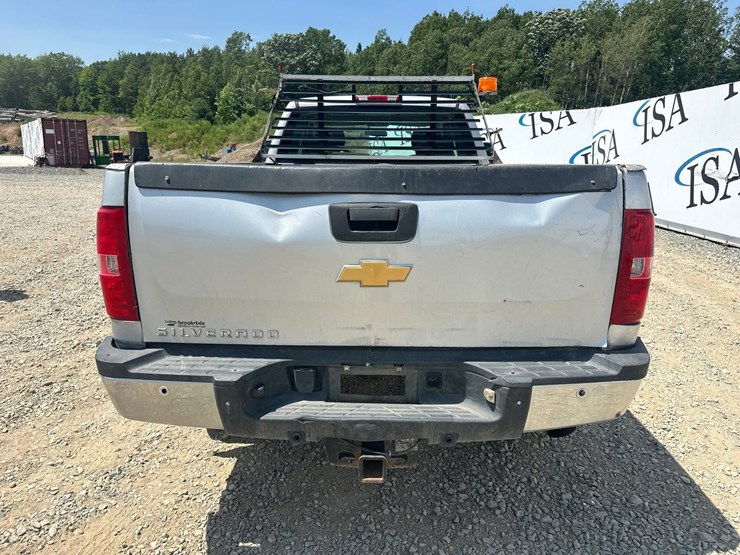 2013-chevrolet-2500-image-4
