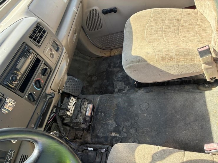 2002-ford-f550-image-35