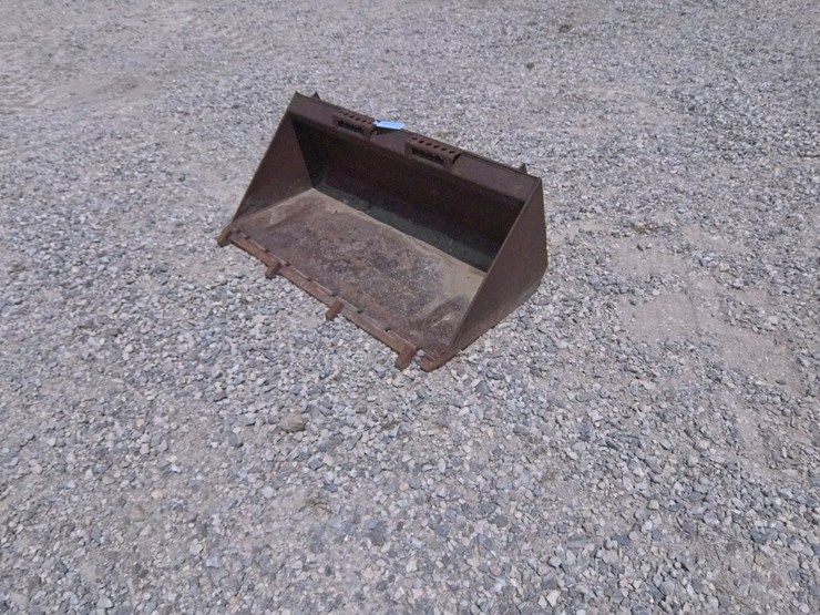 #2054-•-53-inch-skid-steer-quick-attach-tooth-bucket-image-1