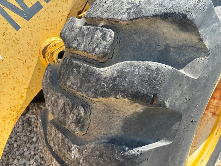 new-holland-lw170-image-91