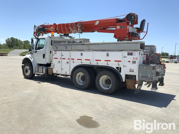 2013-freightliner-m2-106-image-7