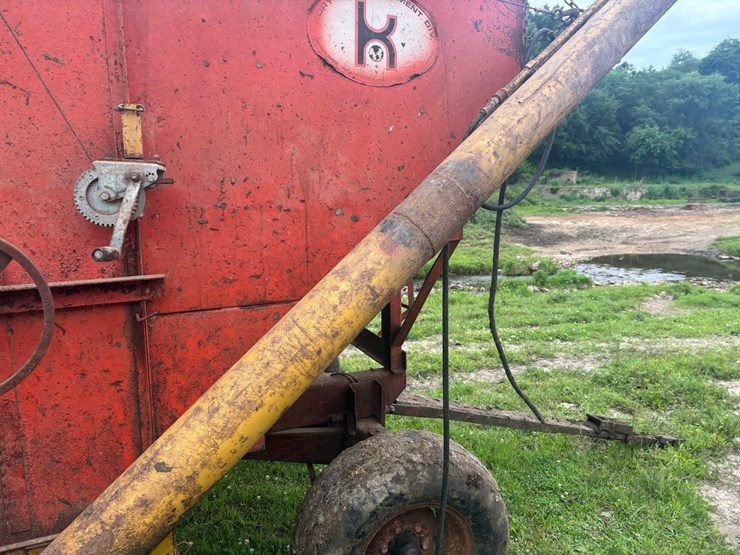 #2221-•-korhumel-industries-6072-fertilizer-gravity-wagon-image-14