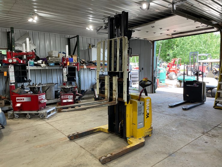 #6064-•-yale-electric-pallet-stacker-image-18