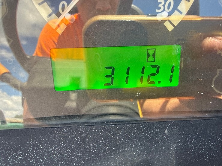2018-john-deere-5065e-image-58