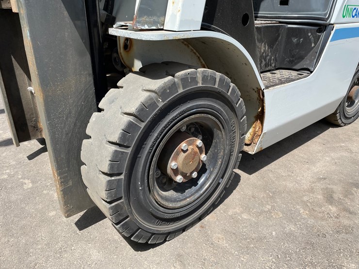 #6065-•-2014-4000lb-unicarriers-lp-forklift-image-23