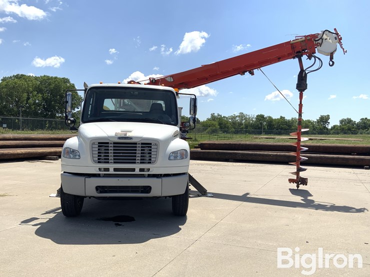 2012-freightliner-m2-106-image-10