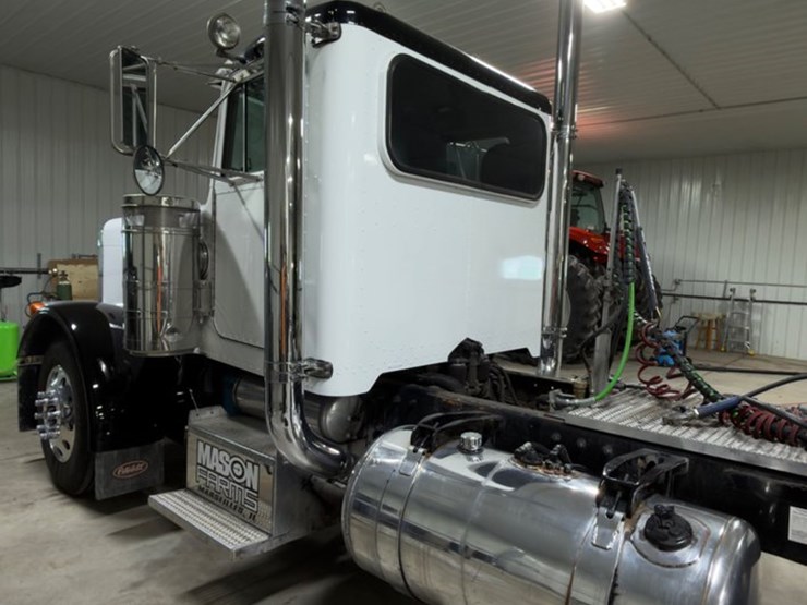 peterbilt-379-image-3