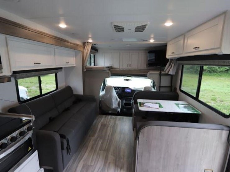 2025-ford-transit-image-51
