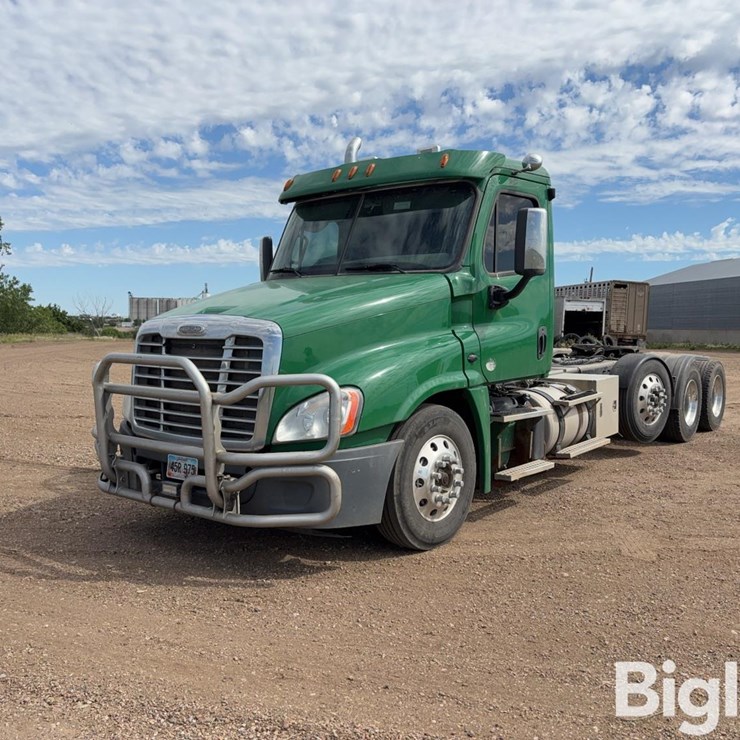 2015 FREIGHTLINER CASCADIA 125