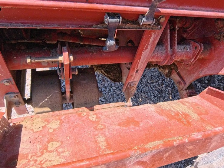 hesston-8550s-image-30