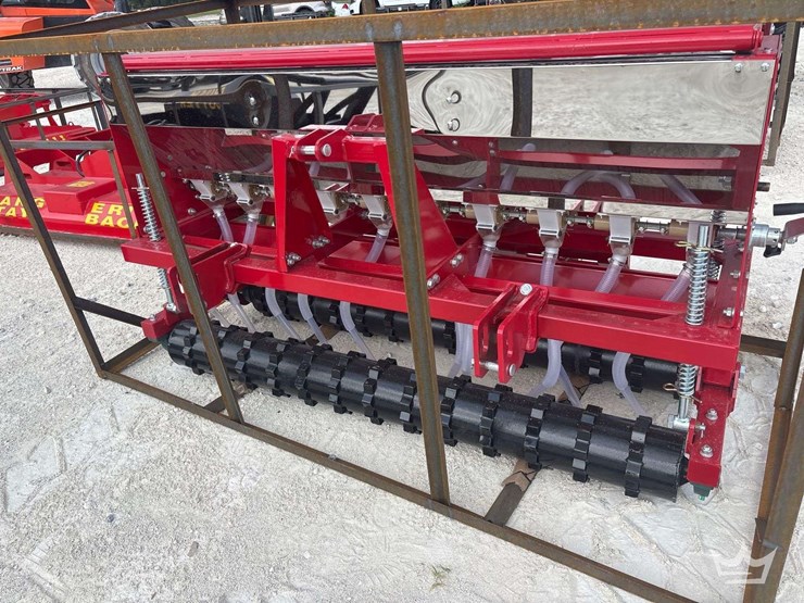 skidsteer-seeder-attachment-image-4