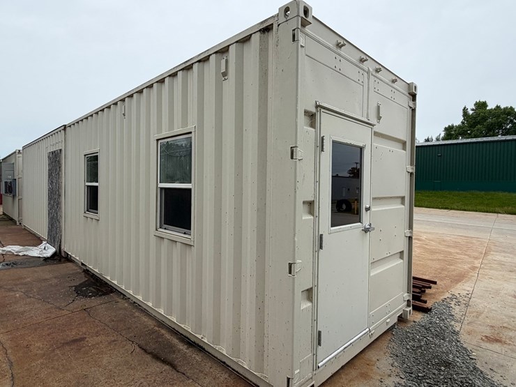 #1462-•-40"-container-office-image-5