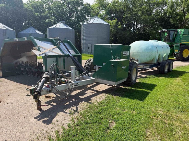areomaster-pt-130-compost-turner-image-1