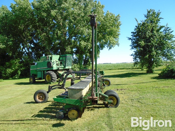 john-deere-7100-image-4