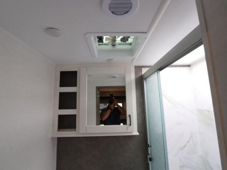 2025-ford-transit-image-45