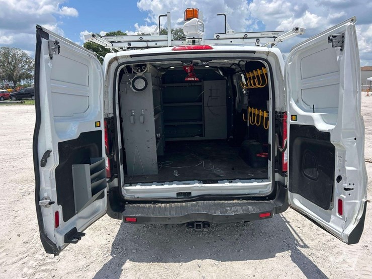 2017-ford-transit-image-19