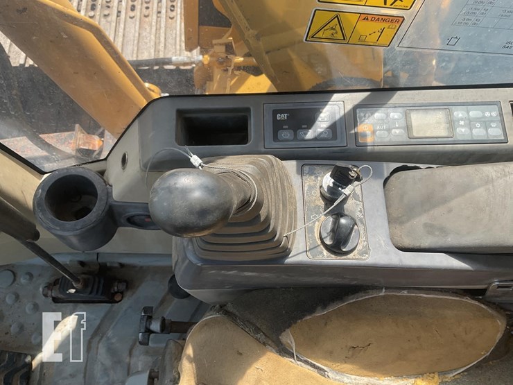 2006-caterpillar-307c-image-16