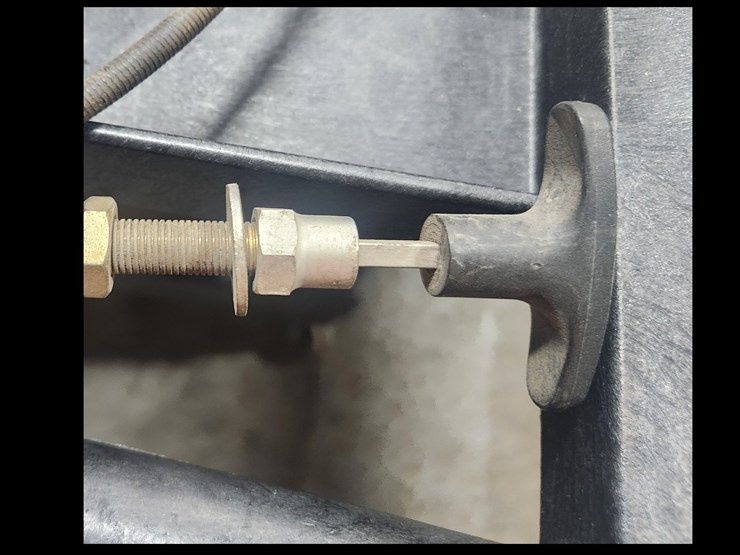#400-•-mack-truck-parts-image-10
