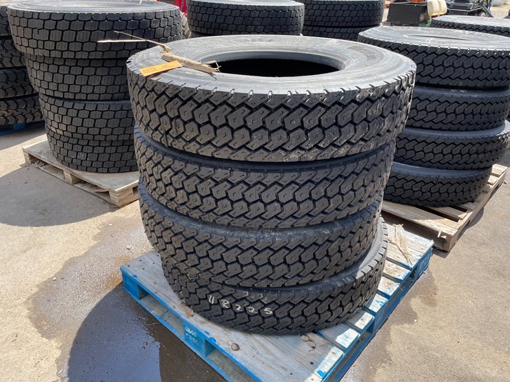 #6518-•-set-of-(4)-semi-tires-image-1