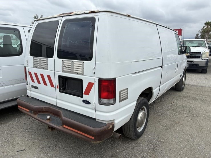 2001-ford-e250-image-3