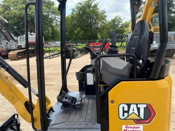 caterpillar-301.8-image-19
