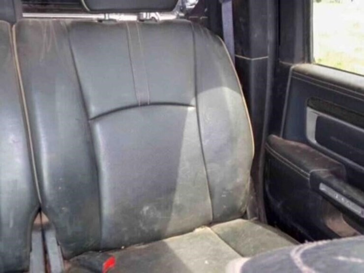 2016-dodge-ram-3500-image-10