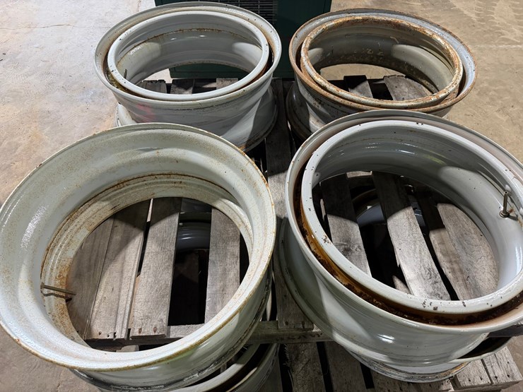 #1482-•-11r22.5-wheels-(lot-of-4)-image-1