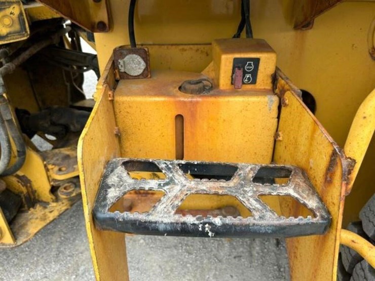 2016-caterpillar-938k-image-85