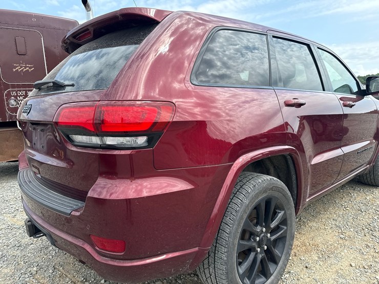 2021-jeep-grand-cherokee-image-30
