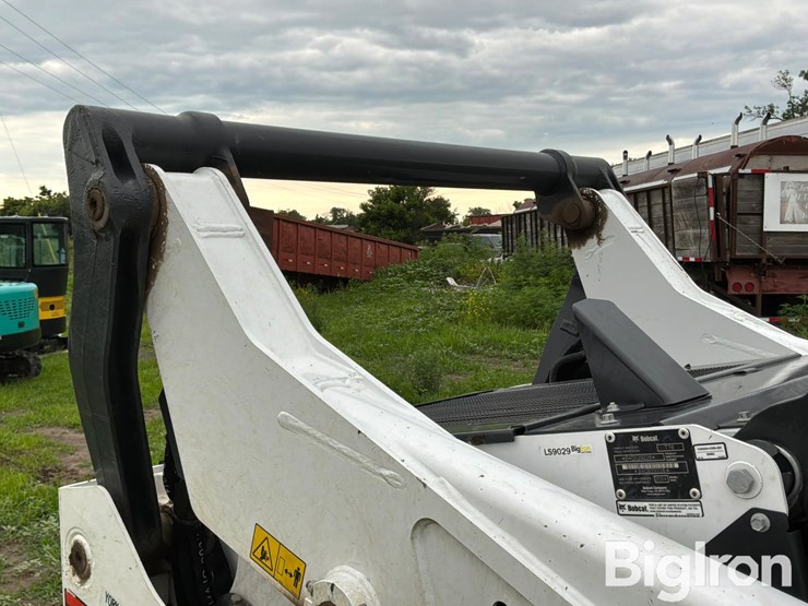 2024-bobcat-t76-image-11