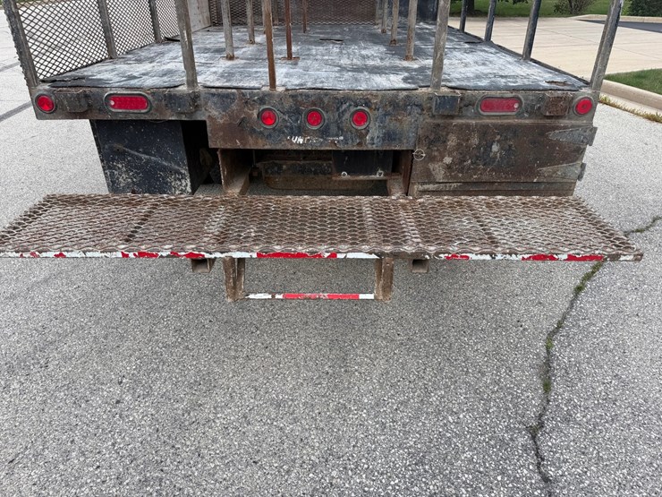 #1487-•-2004-gmc-c4500-flatbed-form-truck-image-21