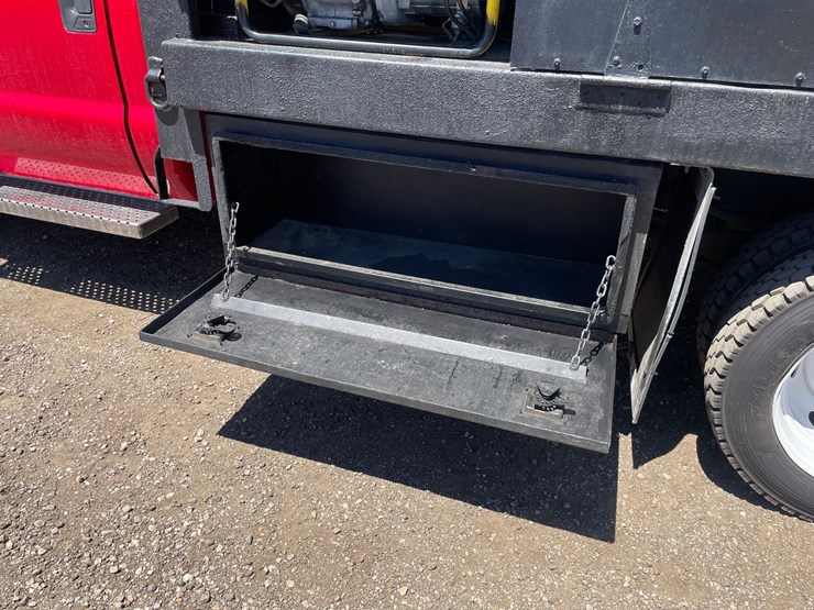 2001-ford-f550-image-46