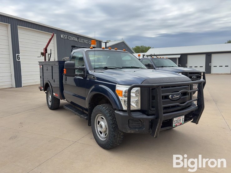 2016-ford-f350-xl-image-3