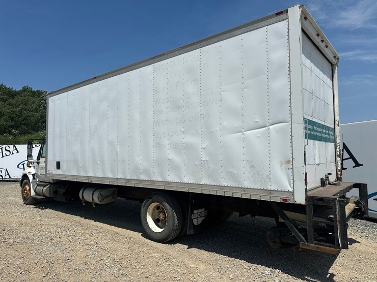 2011-international-durastar-4300-image-3