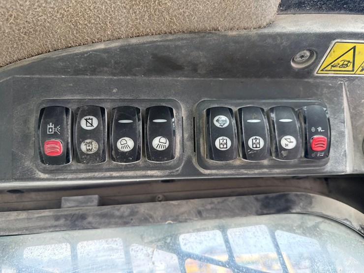 caterpillar-262c-image-46