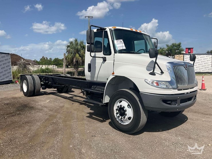 2019-international-durastar-4300-image-2