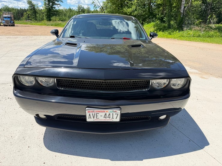 #1465-•-2013-dodge-challenger-sxt-image-8