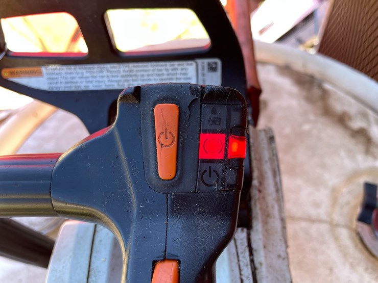 #7185-•-(2)-stihl-electric-chainsaws-image-17