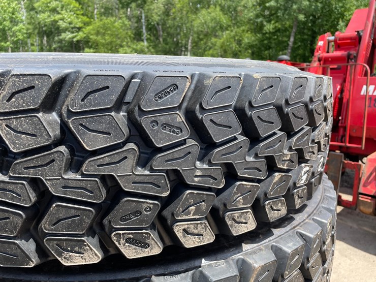 #6512-•-set-of-(4)-semi-tires-image-3
