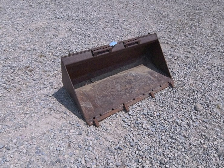 #2054-•-53-inch-skid-steer-quick-attach-tooth-bucket-image-4
