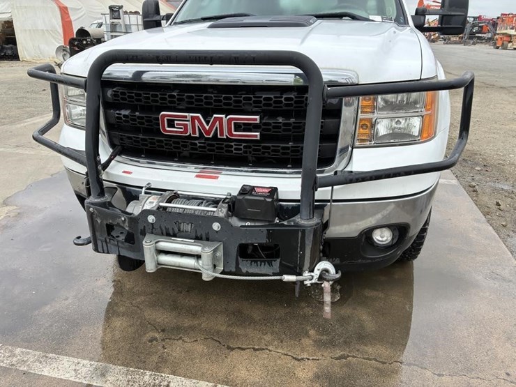 2012-gmc-sierra-2500-image-11