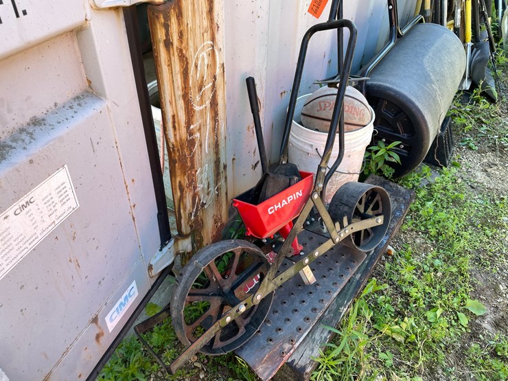 #7150-•-chapin-single-row-planter-image-2
