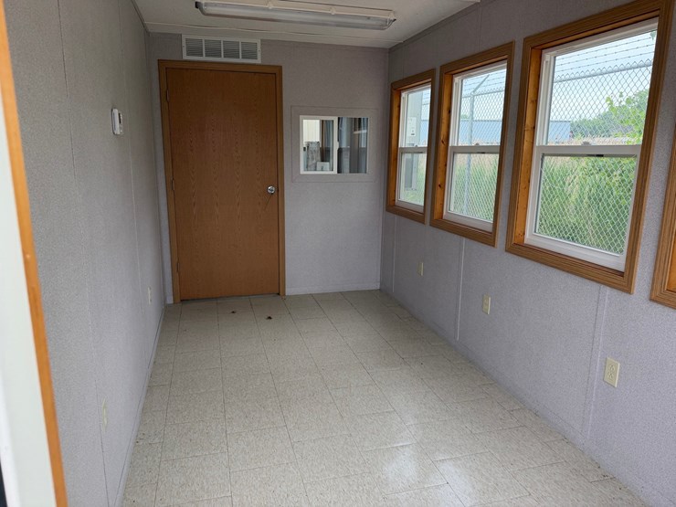 #1463-•-20'-container-office-image-7