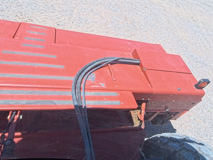 hesston-8550s-image-50